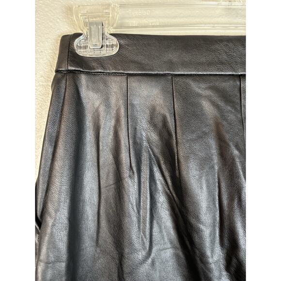 EXPRESS Size 0R Women's Black‎ High Rise Vegan Leather Pants Cropped Flare NEW - Picture 7 of 12